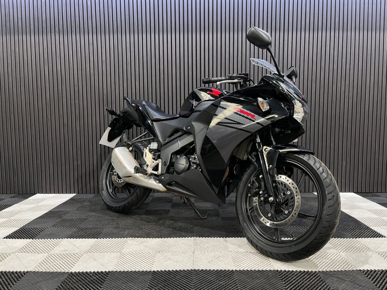 Used Honda CBR125R for sale - 78435487: Photo 6