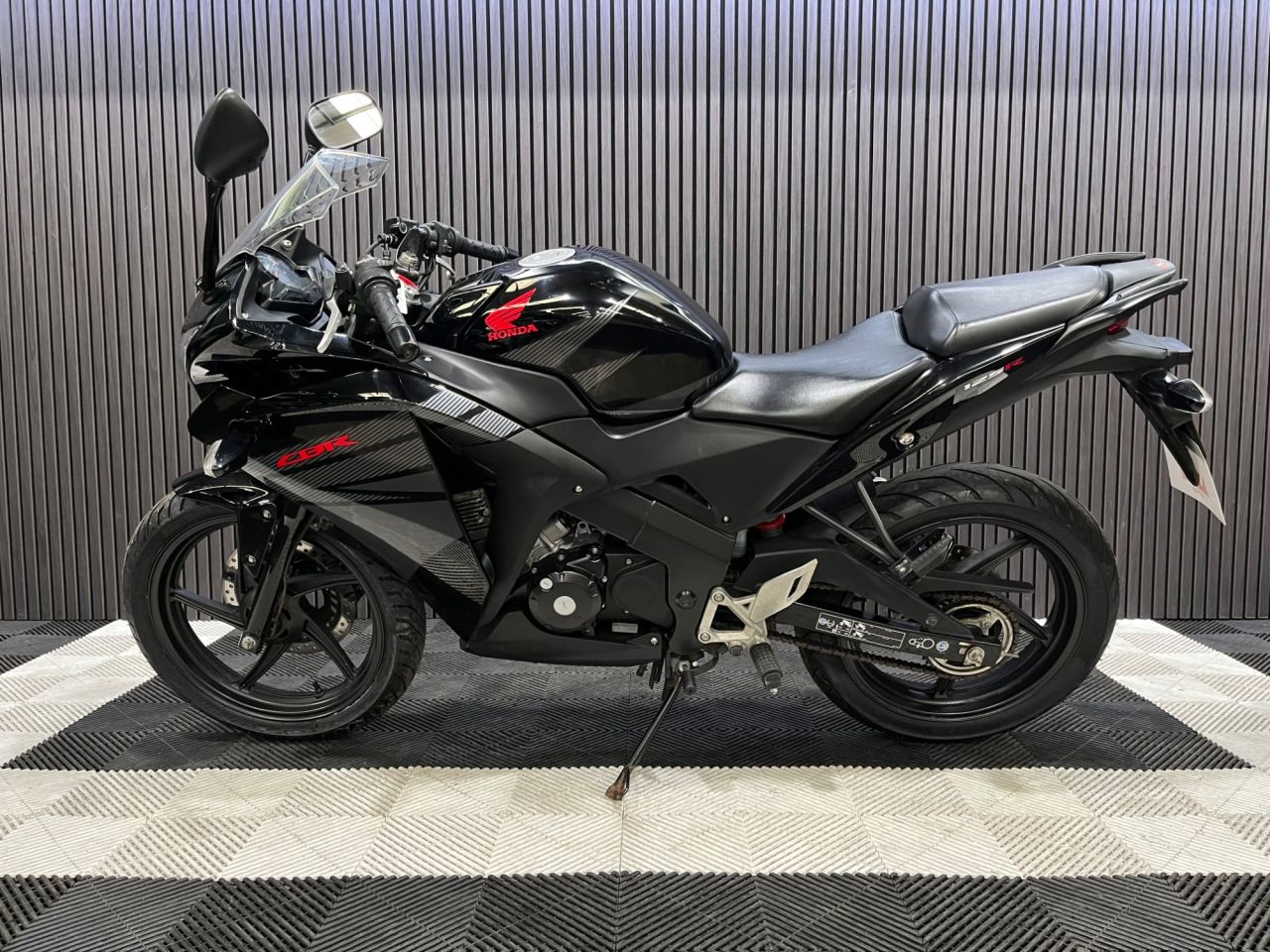 Used Honda CBR125R for sale - 78435487: Photo 9