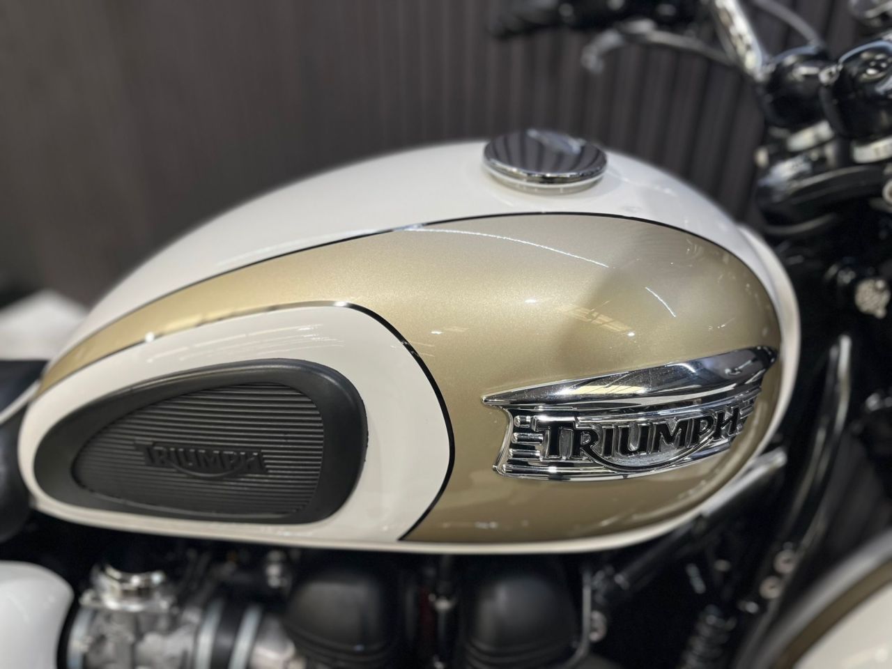 Used Triumph Bonneville T100 for sale - 78435599: Photo 14
