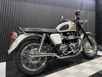Used Triumph Bonneville T100 undefined for sale - bike-78435599: Photo