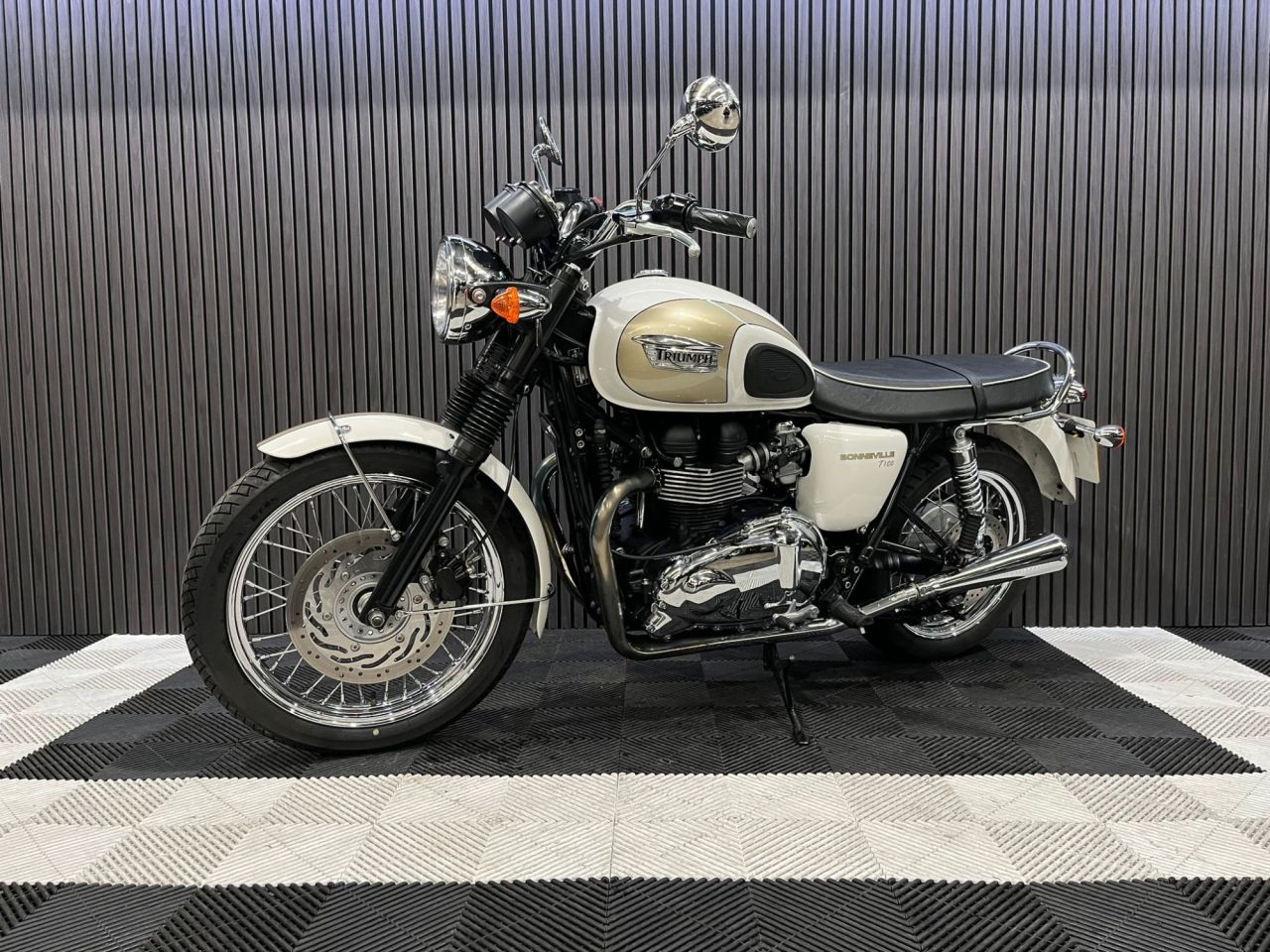 Used Triumph Bonneville T100 for sale - 78435599: Photo 7
