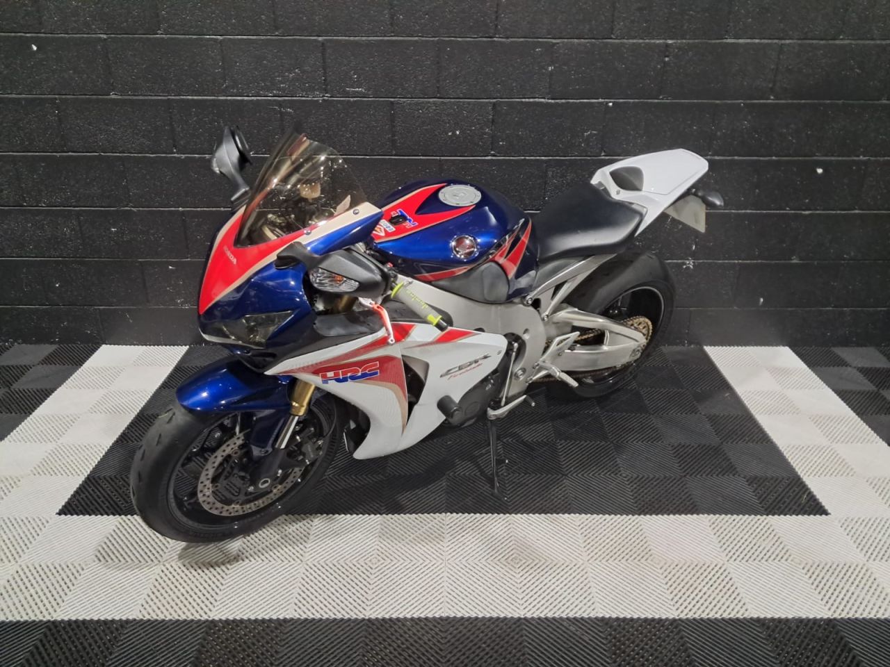 Used Honda CBR1000RR Fireblade for sale - 78435352: Photo 7