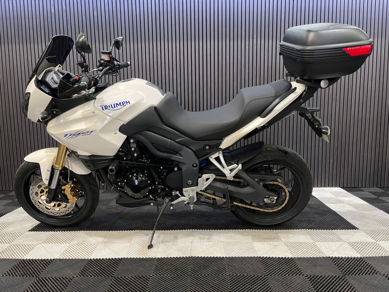 Used Triumph Tiger 1050 for sale - 78435467: Photo 9