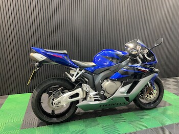 Used Honda CBR1000RR Fireblade undefined for sale - bike-78792334: Photo