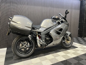 Used Triumph Sprint ST 1050 undefined for sale - bike-78435173: Photo
