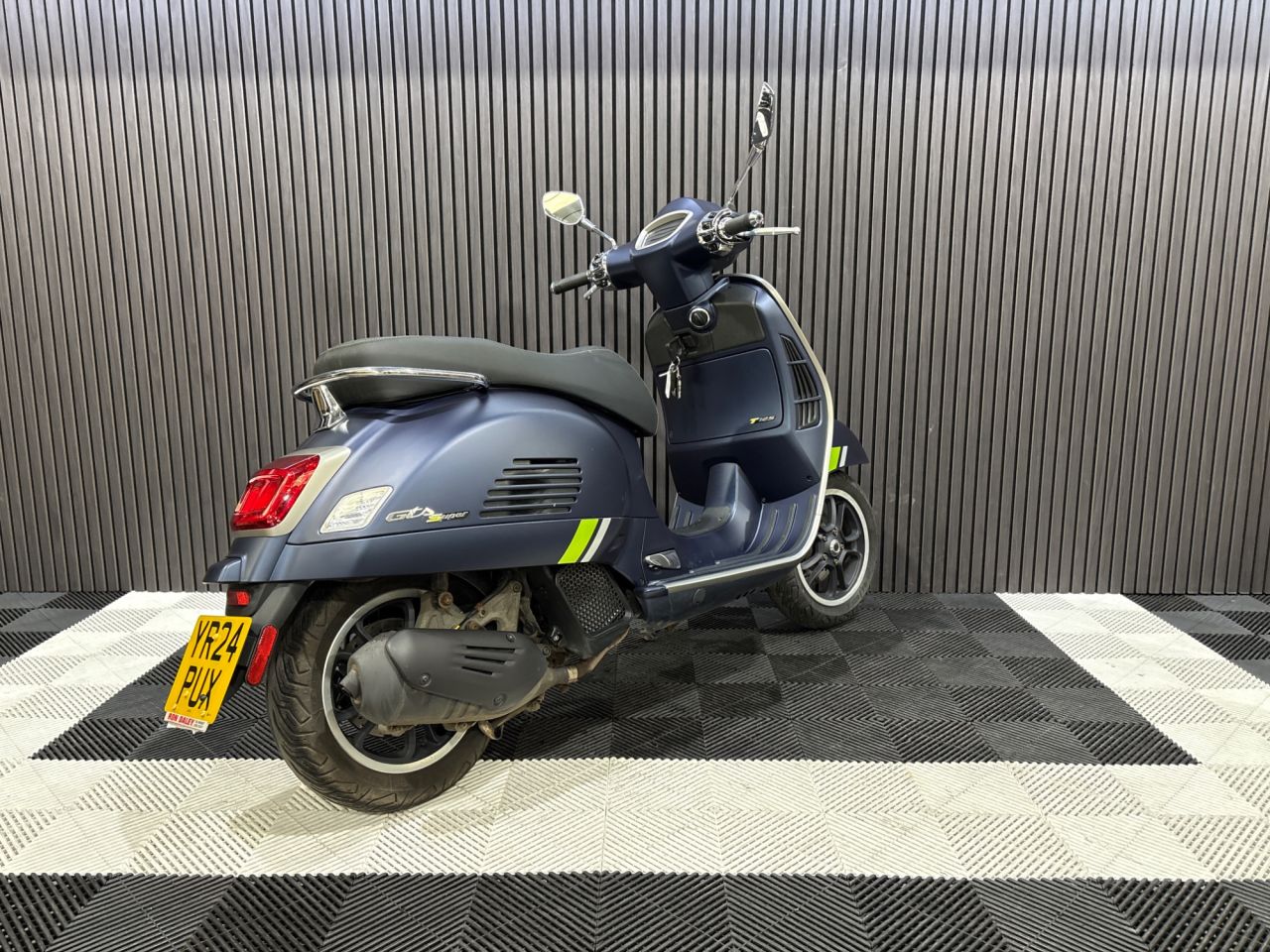 Used Piaggio Vespa GTS for sale - 78435713: Photo 11