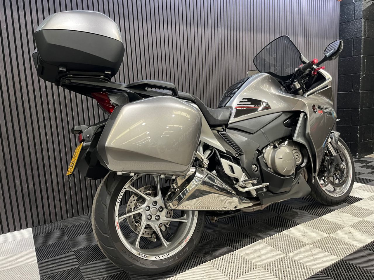 Used Honda VFR1200F for sale - 78640120: Photo 4