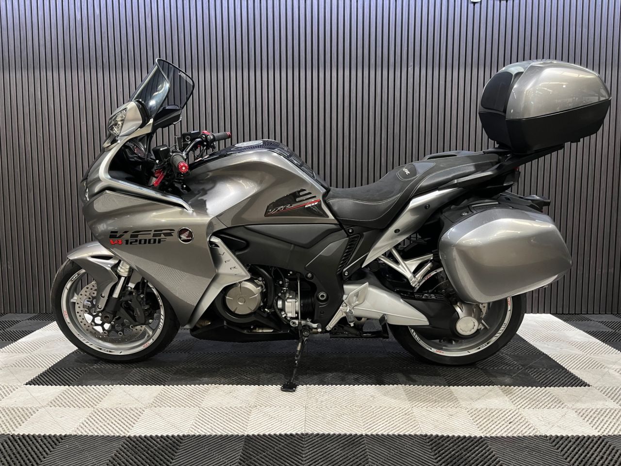 Used Honda VFR1200F for sale - 78640120: Photo 9