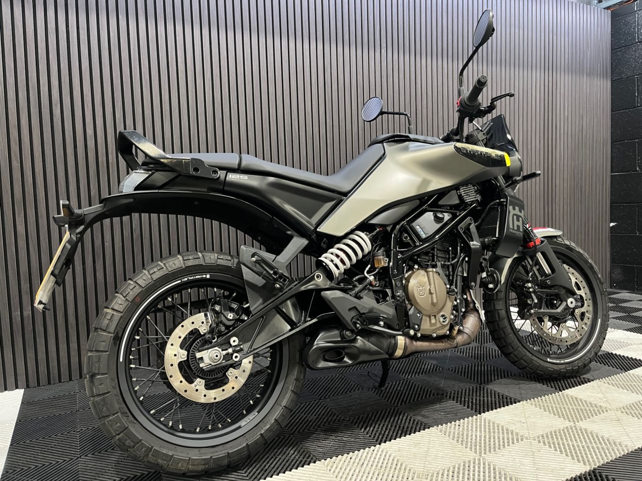 Used Husqvarna Svartpilen 125 for sale - 78435078: Photo 4