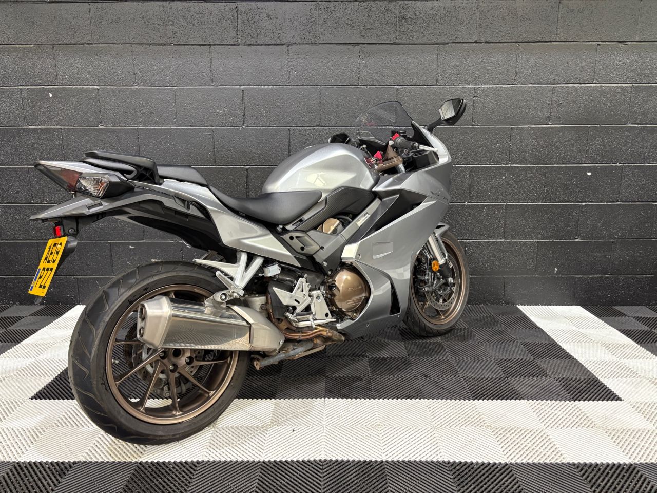 Used Honda VFR800F for sale - 78434693: Photo 10