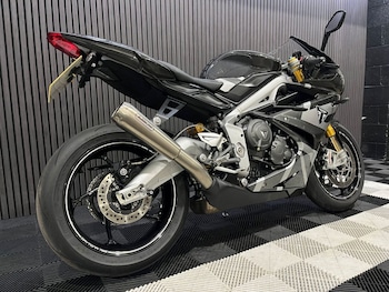 Used Triumph DAYTONA MOTO2 765 undefined for sale - bike-78435292: Photo