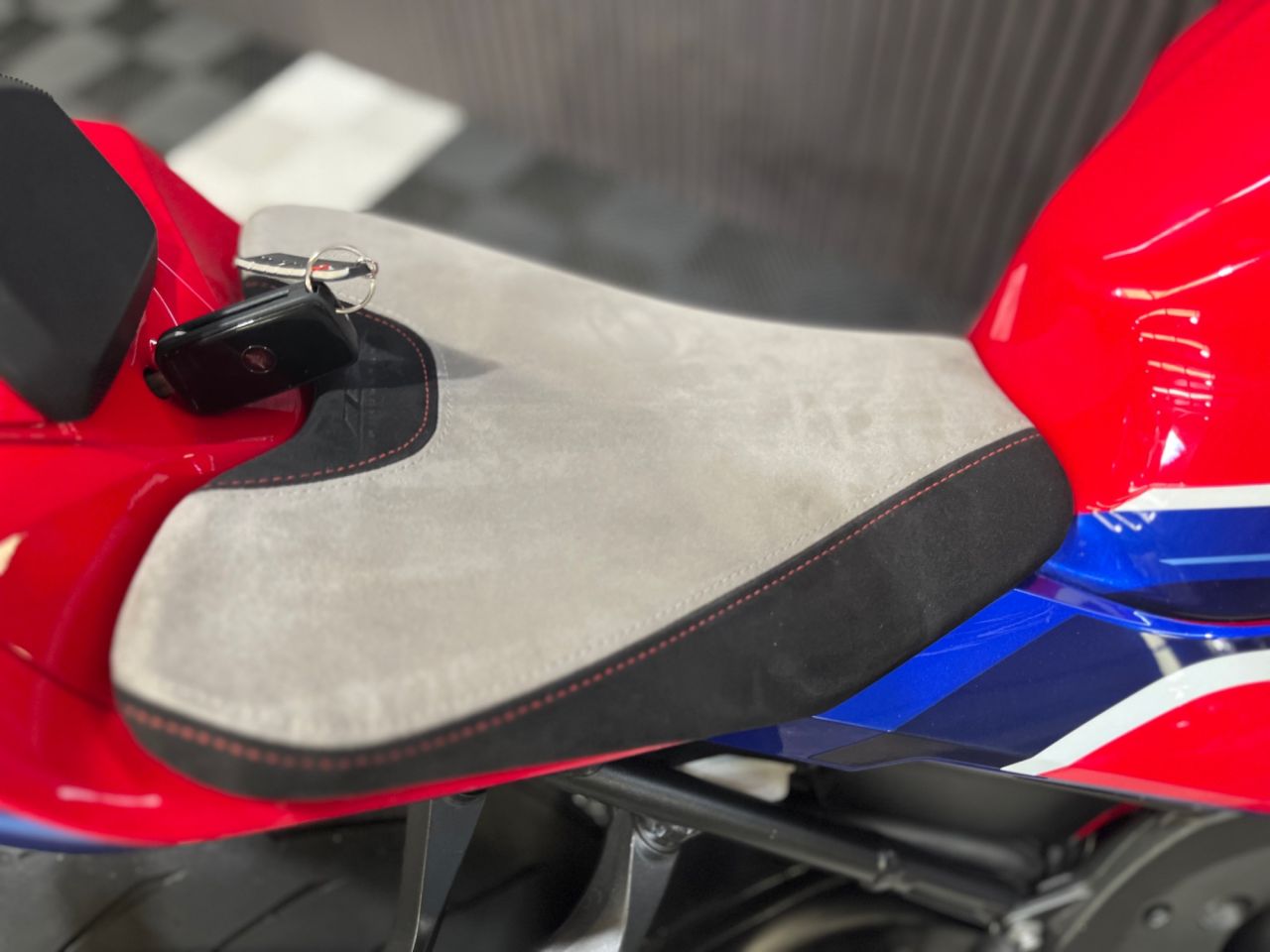 Used Honda CBR1000RR Fireblade for sale - 78434755: Photo 17