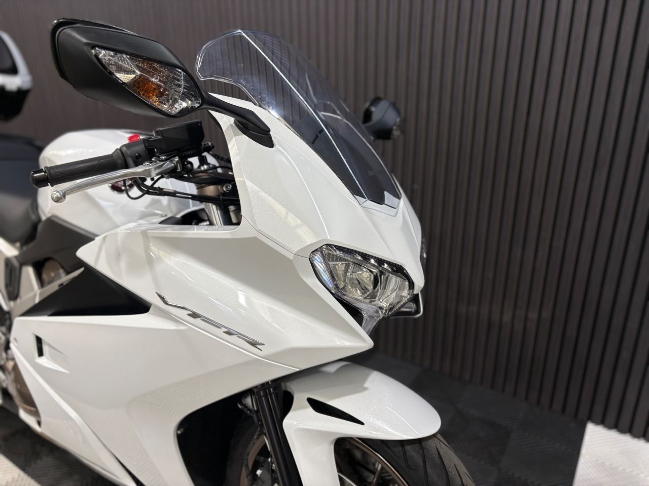Used Honda VFR800F for sale - 78857943: Photo 13