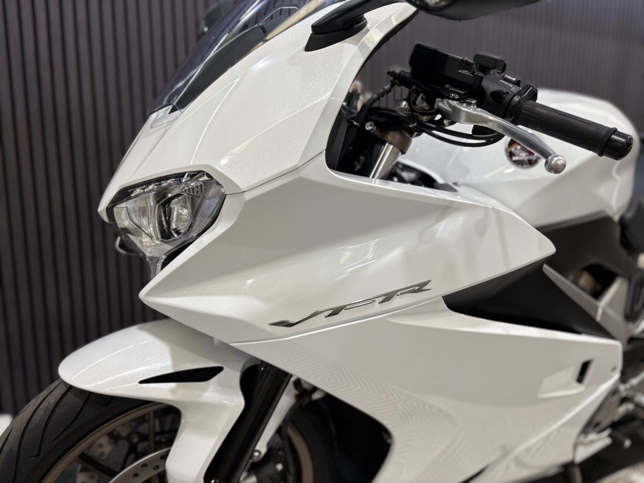 Used Honda VFR800F for sale - 78857943: Photo 28