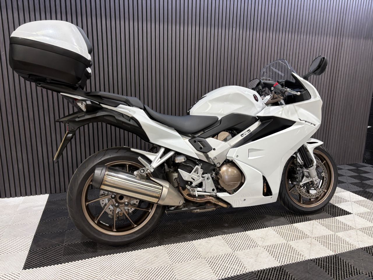Used Honda VFR800F for sale - 78857943: Photo 4