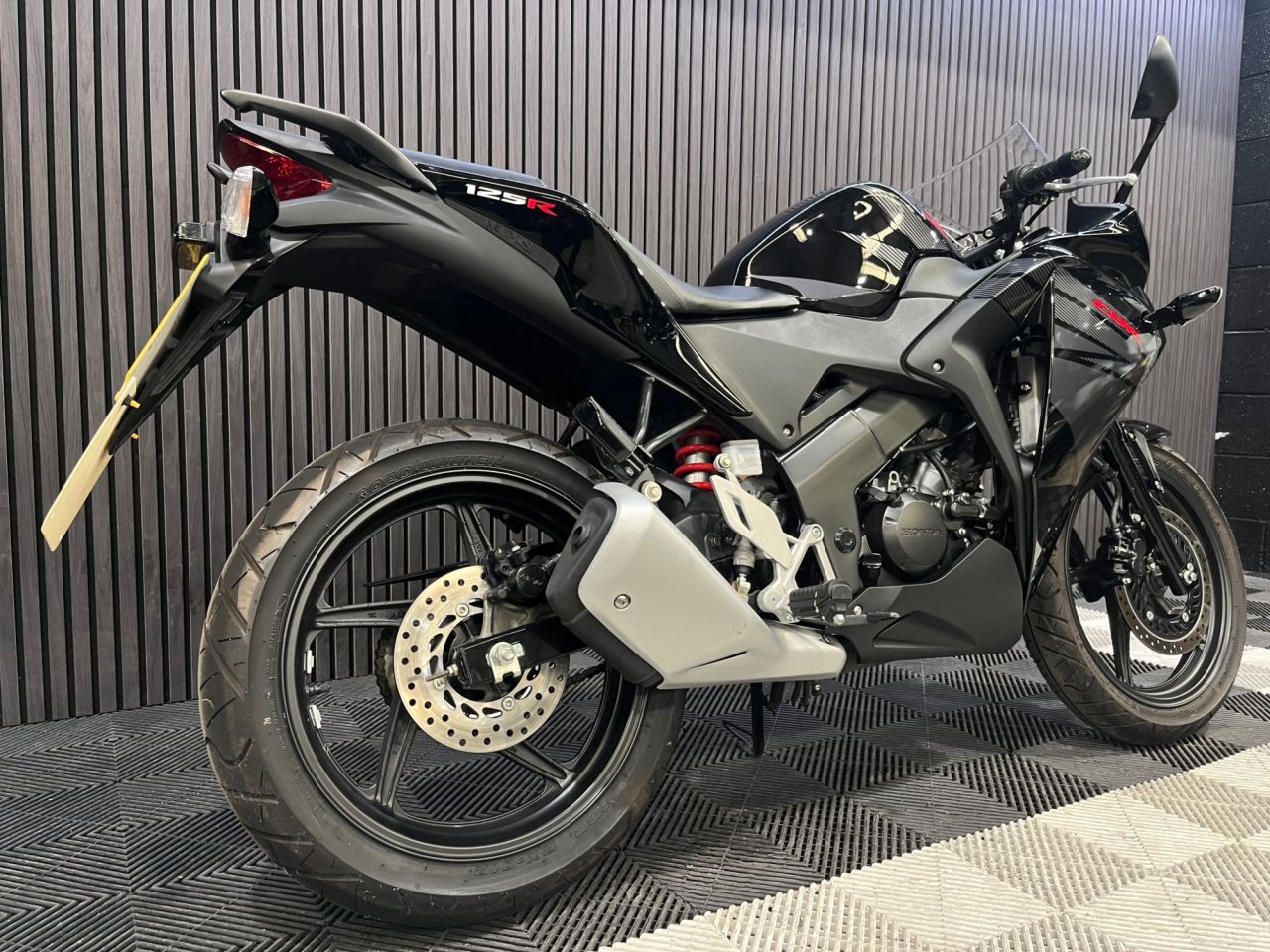 Used Honda CBR125R for sale - 78552393: Photo 4