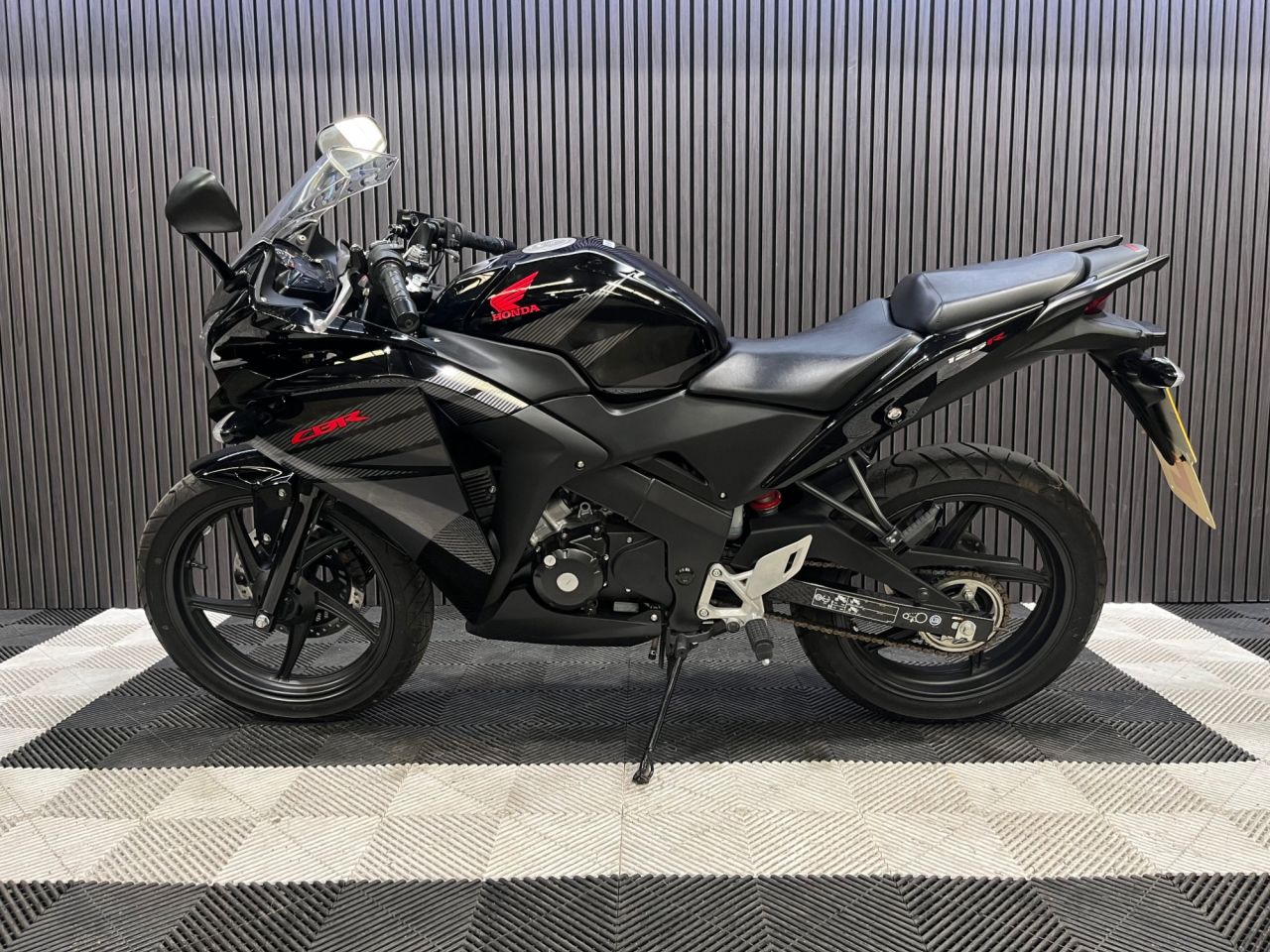 Used Honda CBR125R for sale - 78552393: Photo 9