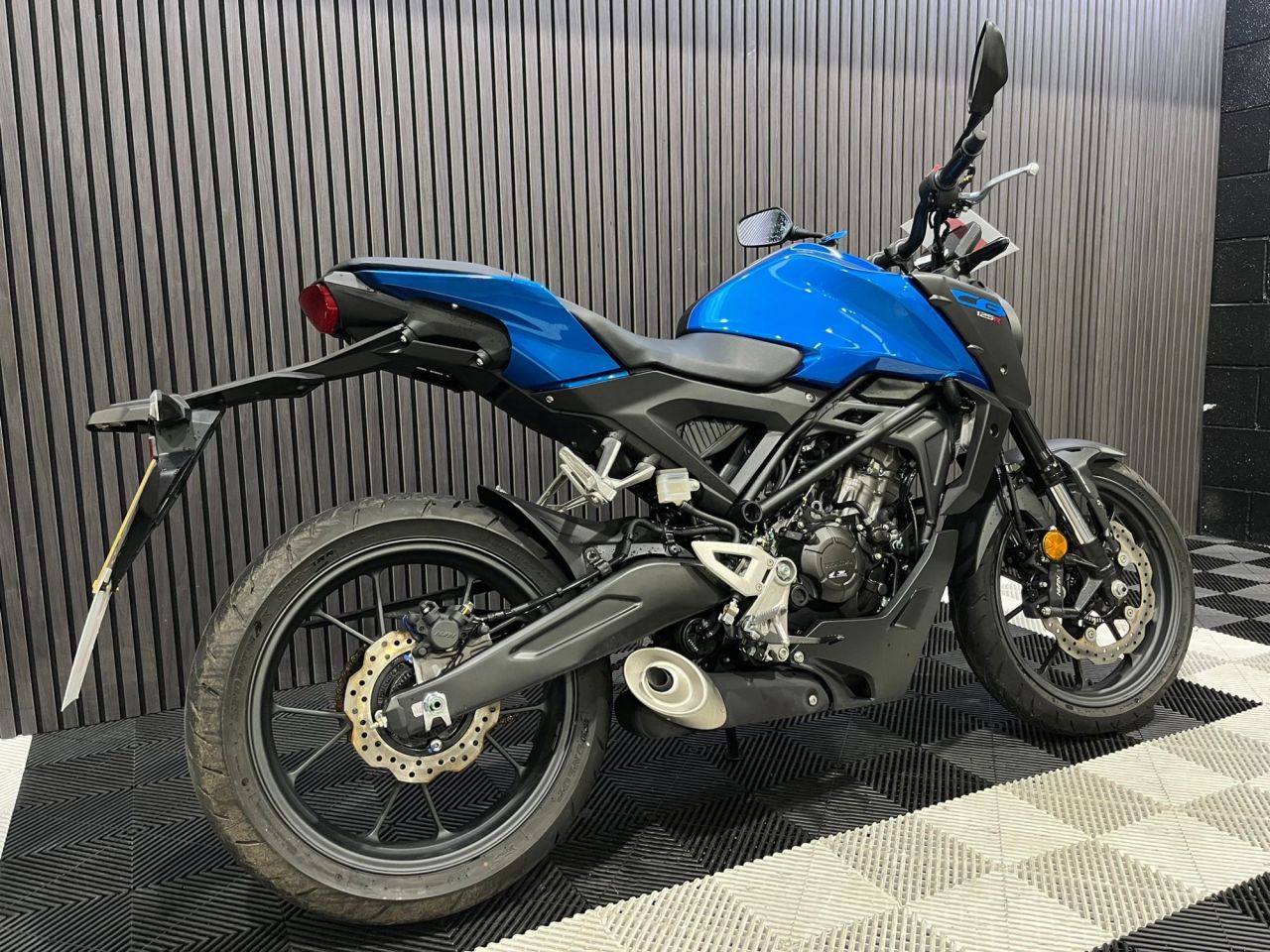 Used Honda CB125R for sale - 78434394: Photo 4