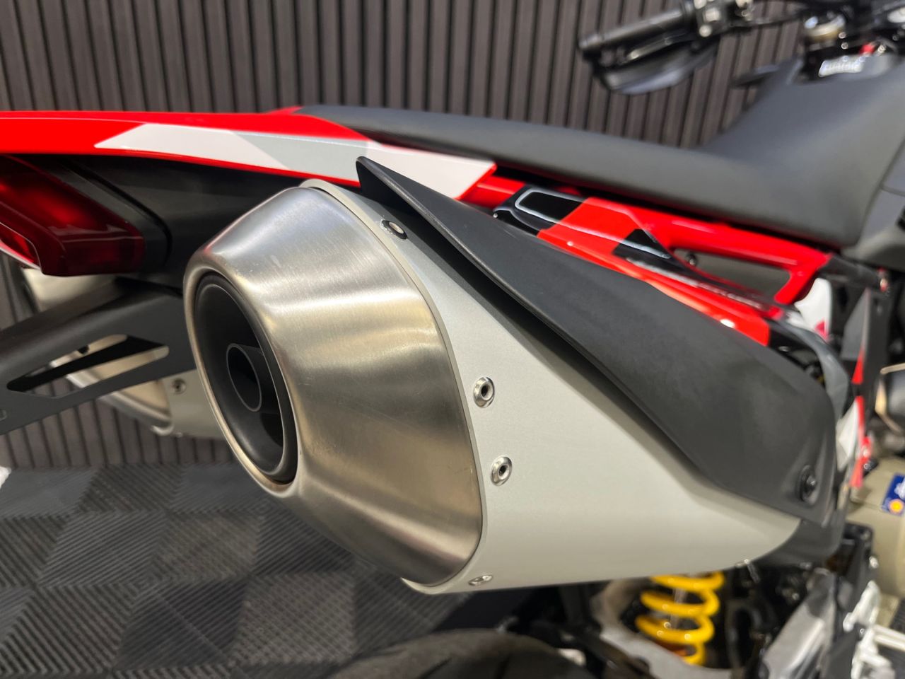 Used Ducati HYPERMOTARD 698 for sale - 78435358: Photo 15
