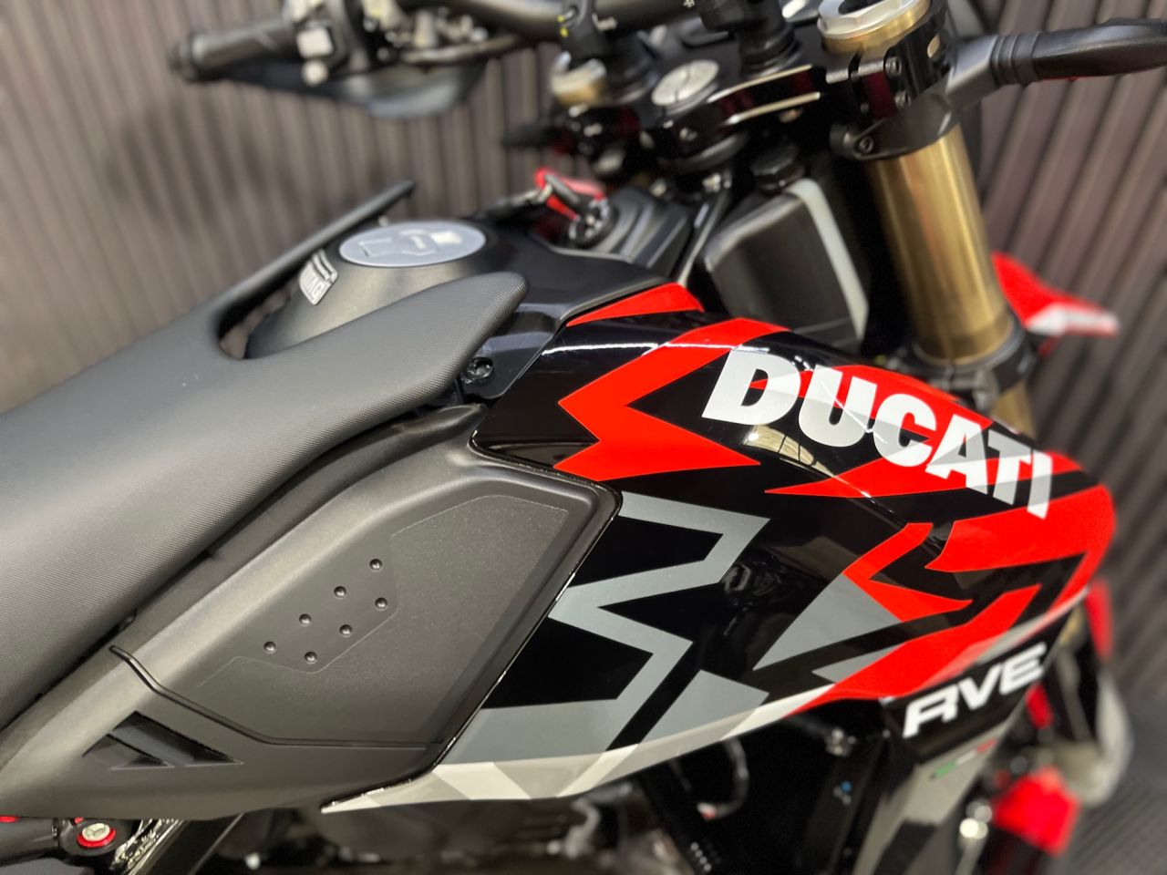 Used Ducati HYPERMOTARD 698 for sale - 78435358: Photo 18