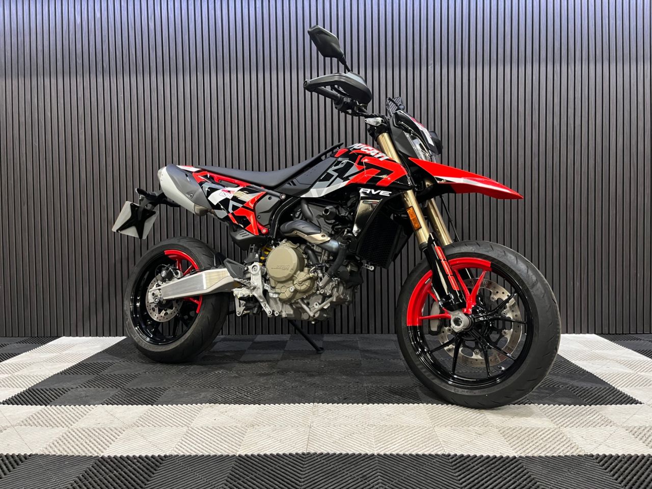 Used Ducati HYPERMOTARD 698 for sale - 78435358: Photo 6