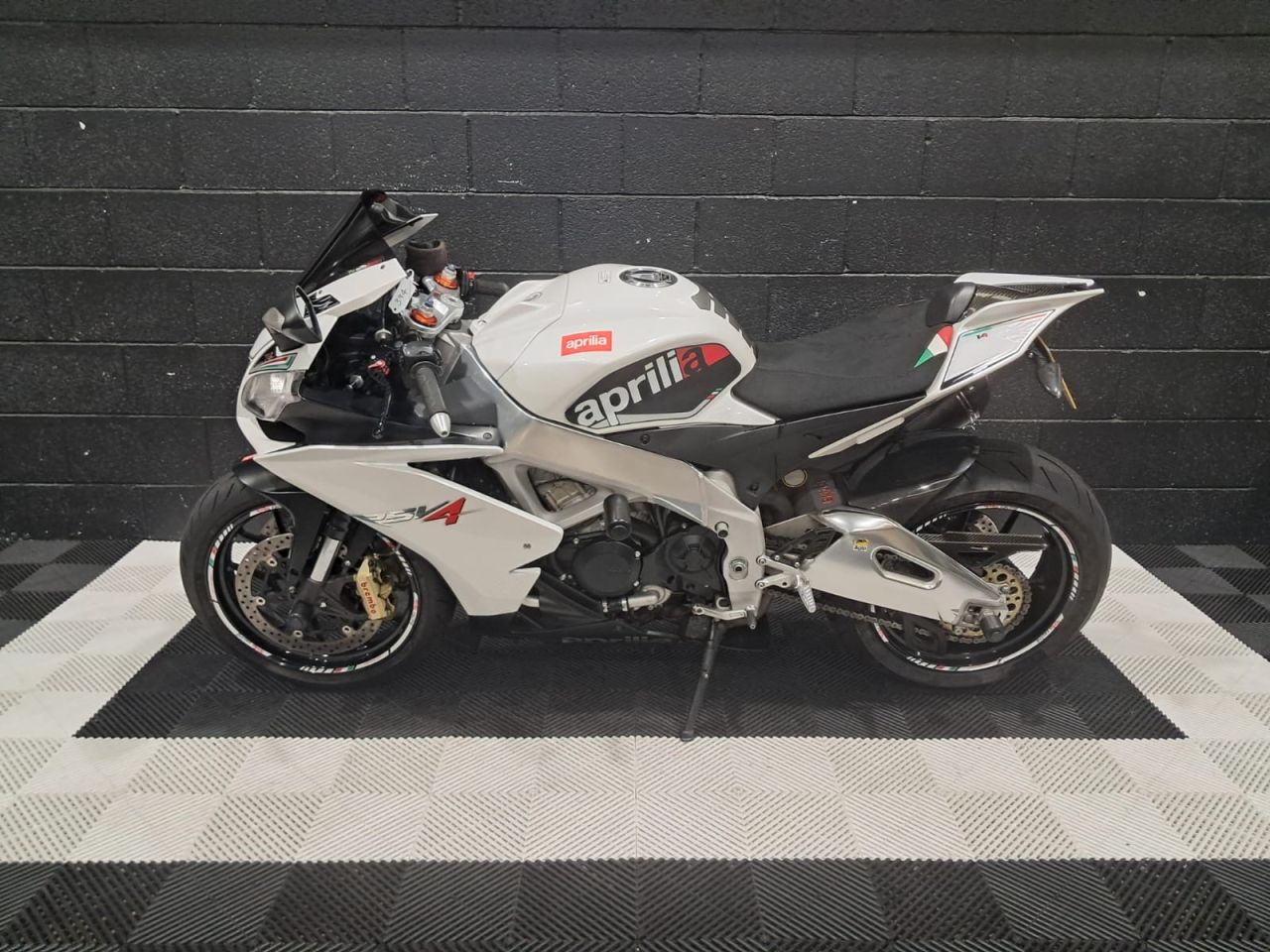 Used Aprilia RSV4 for sale - 78435131: Photo 9