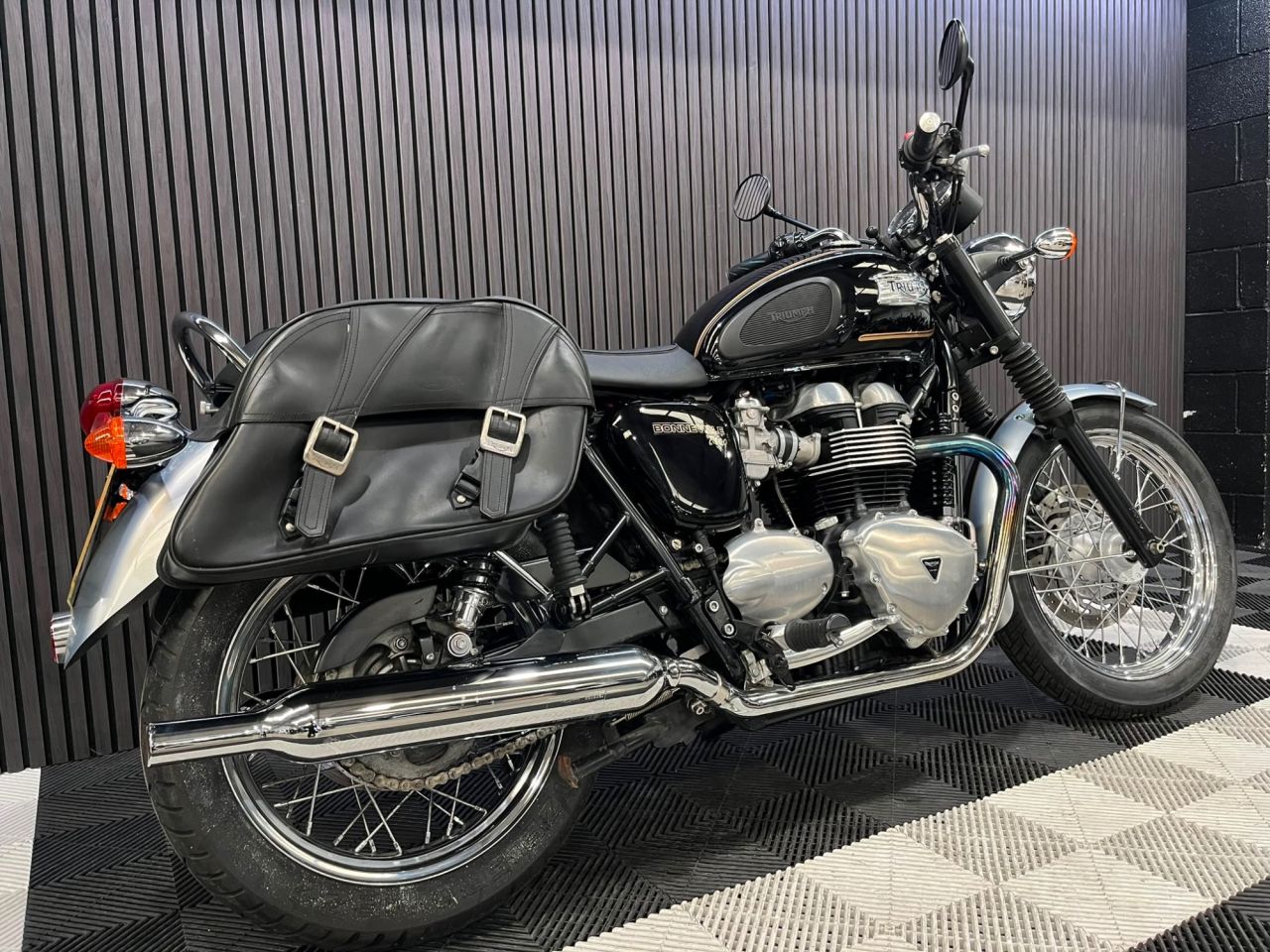 Used Triumph Bonneville T100 for sale - 78847449: Photo 4