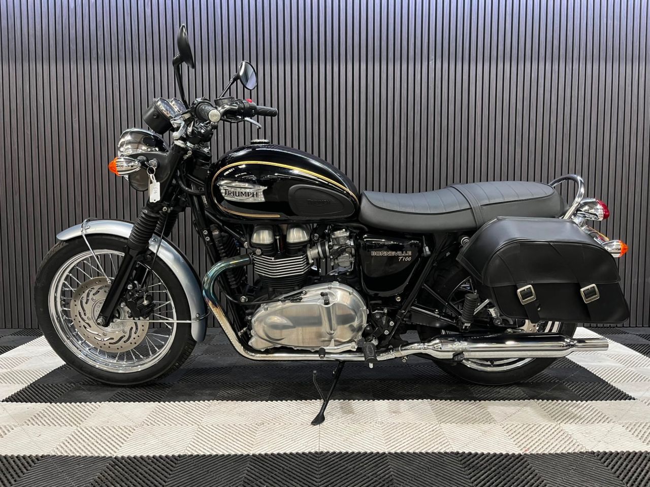 Used Triumph Bonneville T100 for sale - 78847449: Photo 9