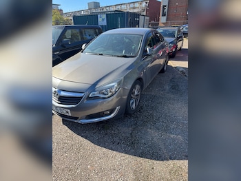 (16) - 1.6 CDTi SRi Hatchback 5dr Diesel Auto Euro 6 (136 ps)