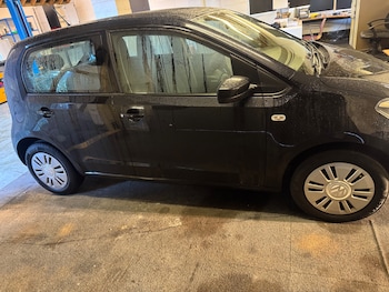 Used Volkswagen up! 2015 for sale - 76711969: Photo