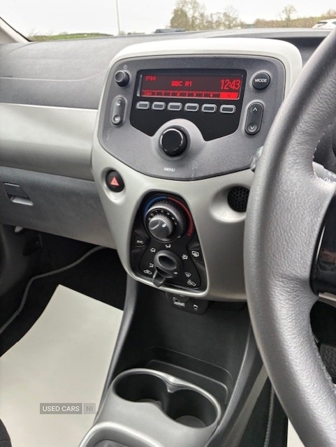 Used Toyota AYGO 2014 for sale - 77697272: Photo 12