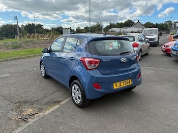 Used Hyundai i10 2016 for sale - 76359408: Photo