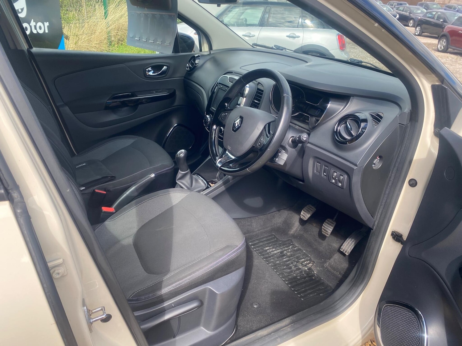 Used Renault Captur 2014 for sale - 76865585: Photo 17