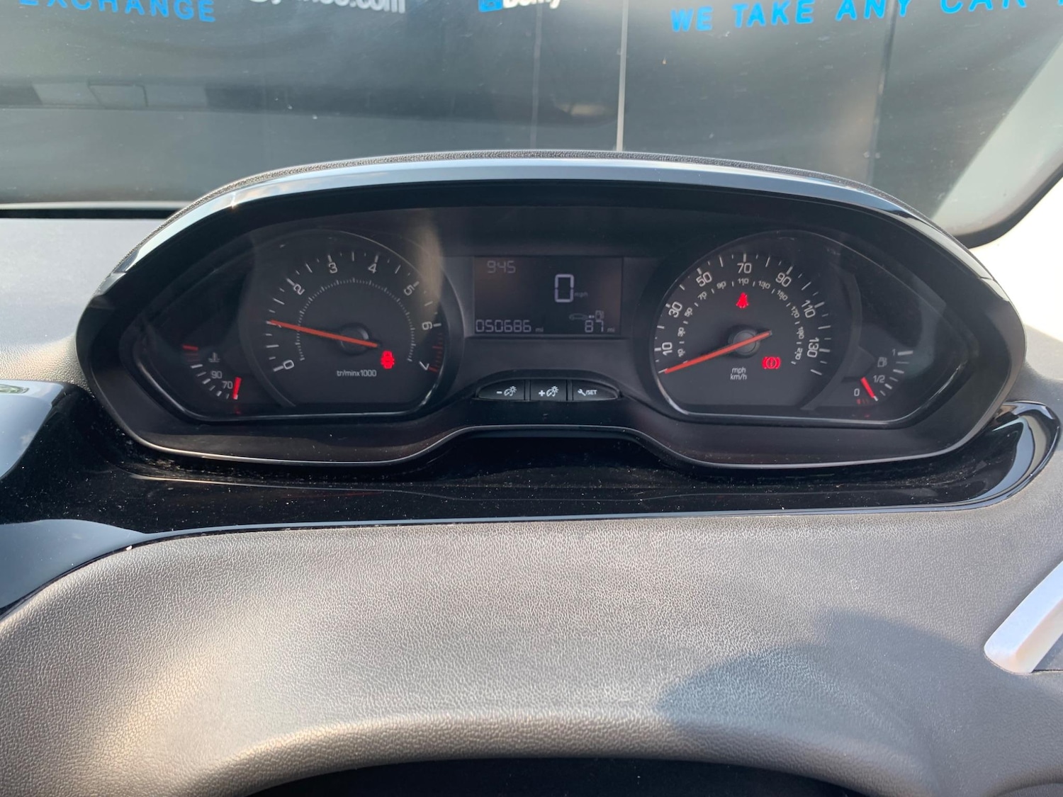 Used Peugeot 208 2013 for sale - 76702393: Photo 29