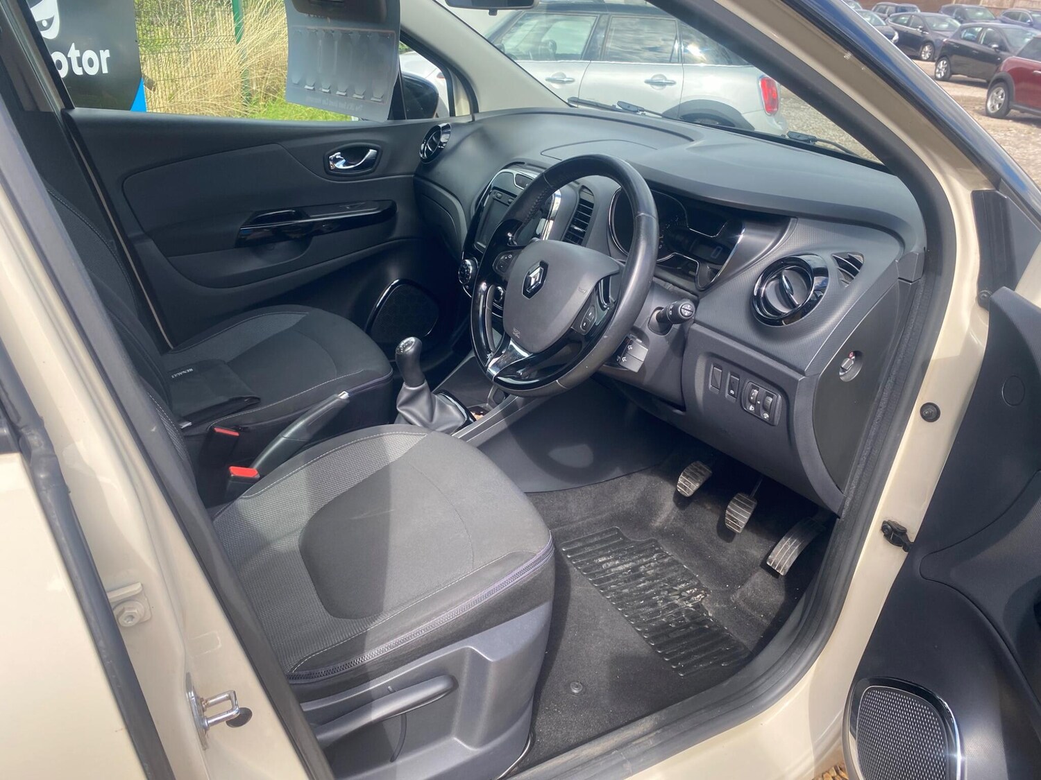 Used Renault Captur 2014 for sale - 76215426: Photo 17