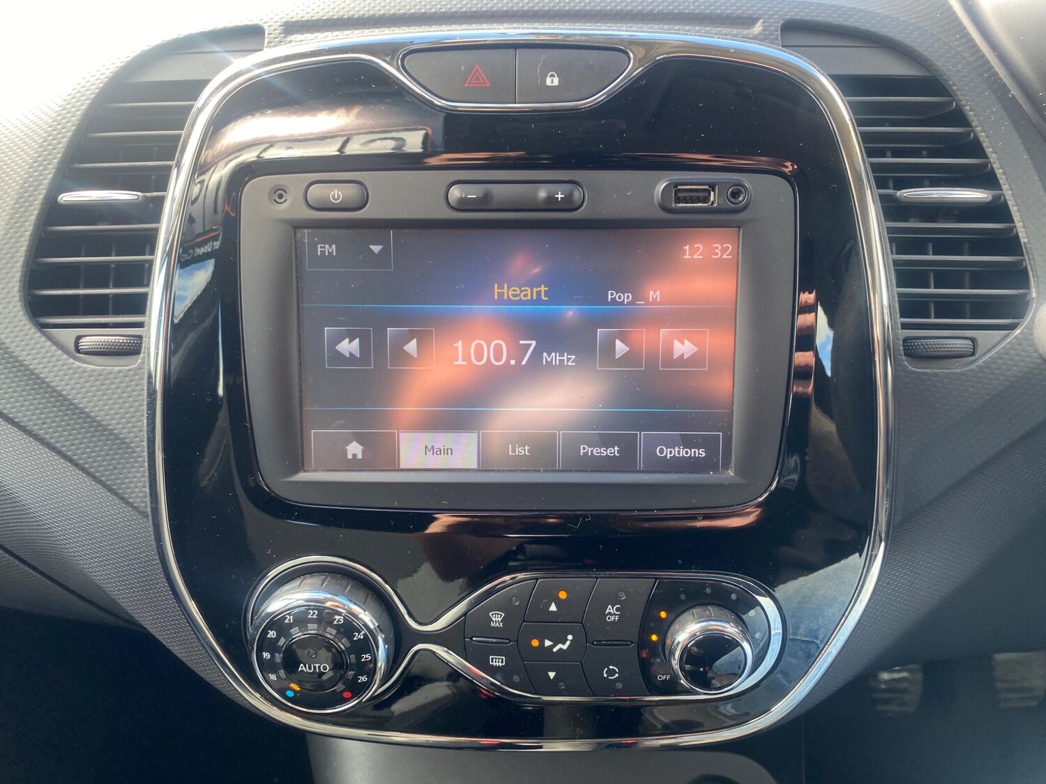 Used Renault Captur 2014 for sale - 76215426: Photo 27