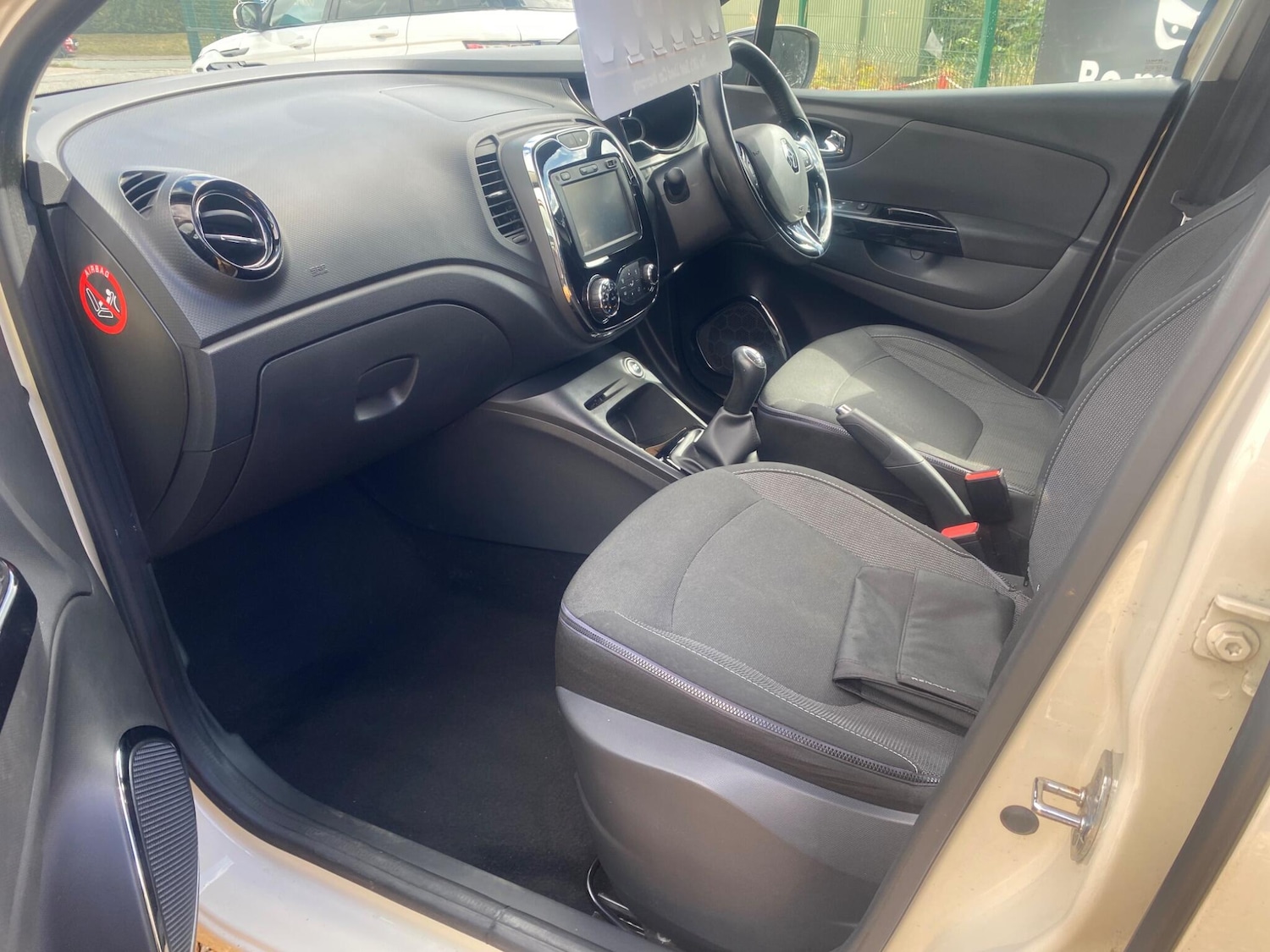 Used Renault Captur 2014 for sale - 76215426: Photo 32