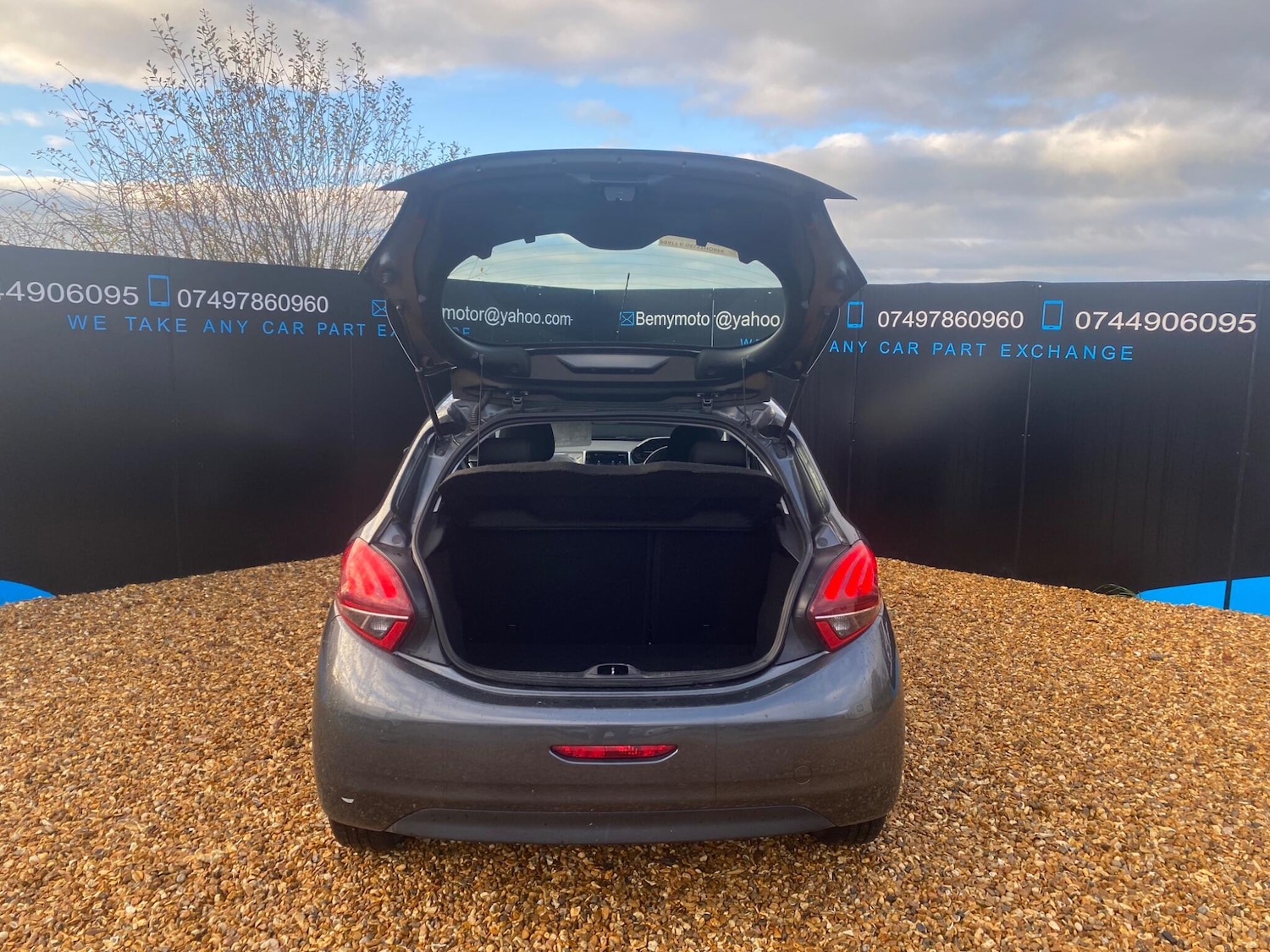 Used Peugeot 208 2017 for sale - 76522366: Photo 30