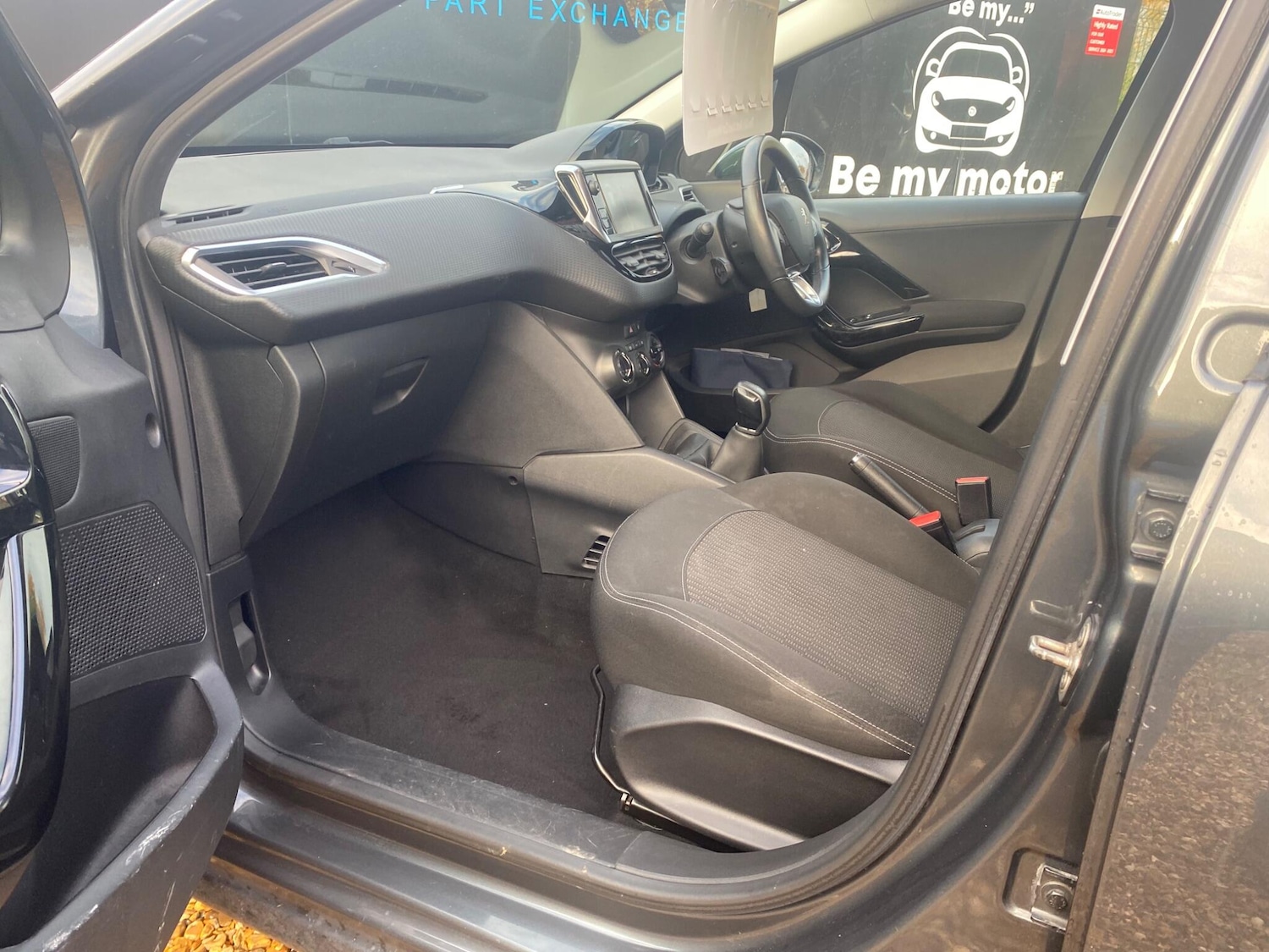 Used Peugeot 208 2017 for sale - 76522366: Photo 31