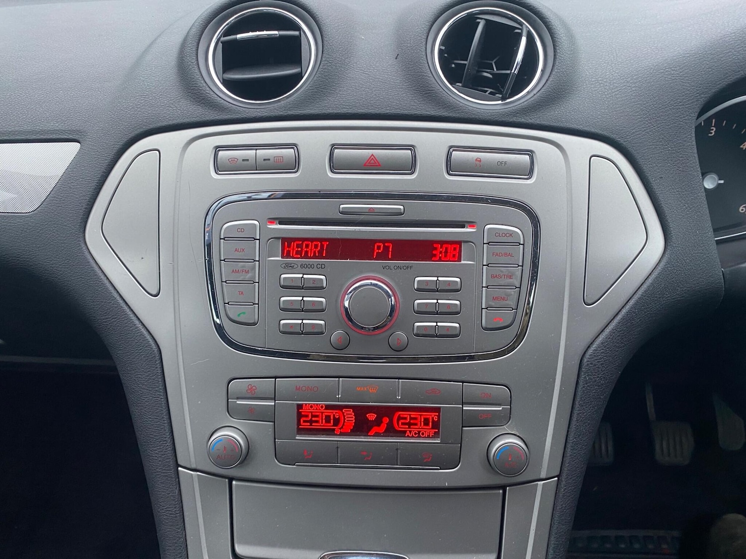 Used Ford Mondeo 2009 for sale - 77559910: Photo 30