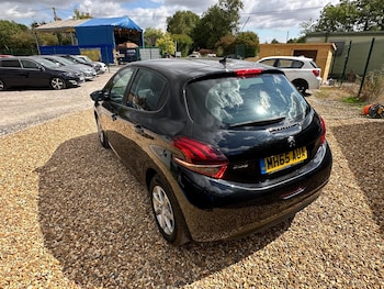 Used Peugeot 208 2016 for sale - 79453784: Photo