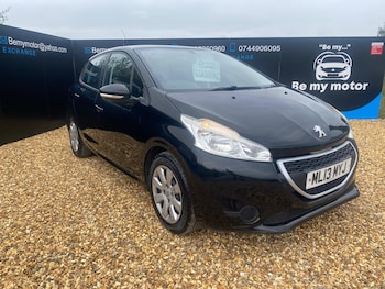 Used Peugeot 208 2013 for sale - 76214811: Photo