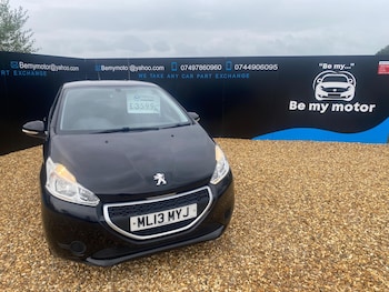 Used Peugeot 208 2013 for sale - 76214811: Photo