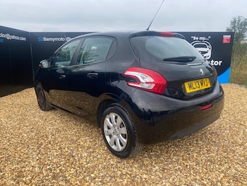 Used Peugeot 208 2013 for sale - 76214811: Photo