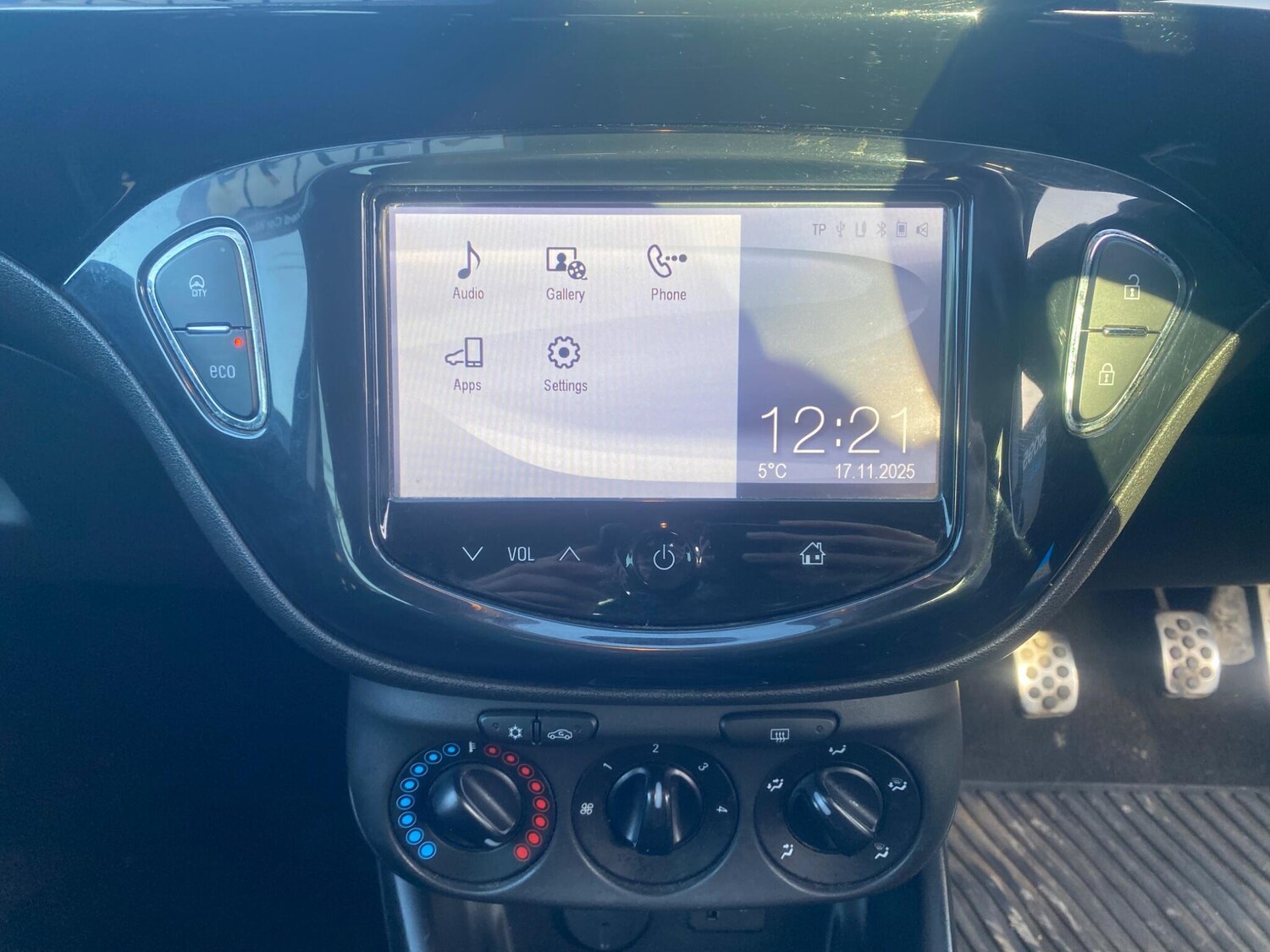 Used Vauxhall Corsa 2015 for sale - 76538684: Photo 24