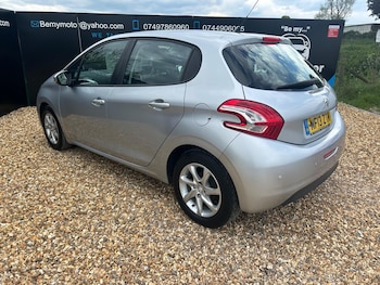 Used Peugeot 208 2013 for sale - 78783716: Photo