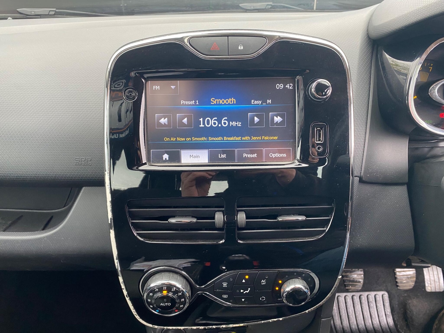 Used Renault Clio 2015 for sale - 76398518: Photo 27