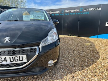 Used Peugeot 208 2015 for sale - 78504451: Photo
