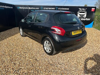 Used Peugeot 208 2015 for sale - 78504451: Photo