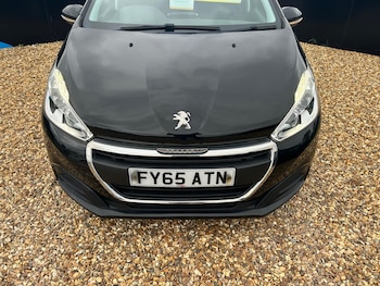 Used Peugeot 208 2015 for sale - 78384470: Photo